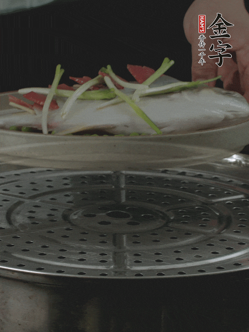 水開(kāi)后，大火上鍋蒸8～10分鐘。