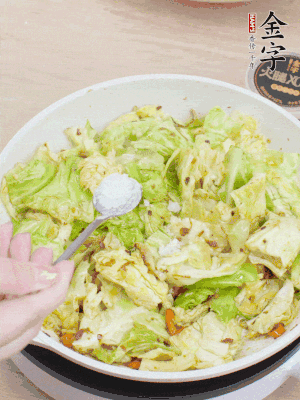 一點鹽、糖調(diào)味。